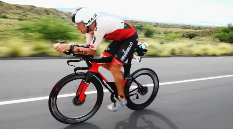 Cameron-Wurf-on-his-way-to-a-new-bike